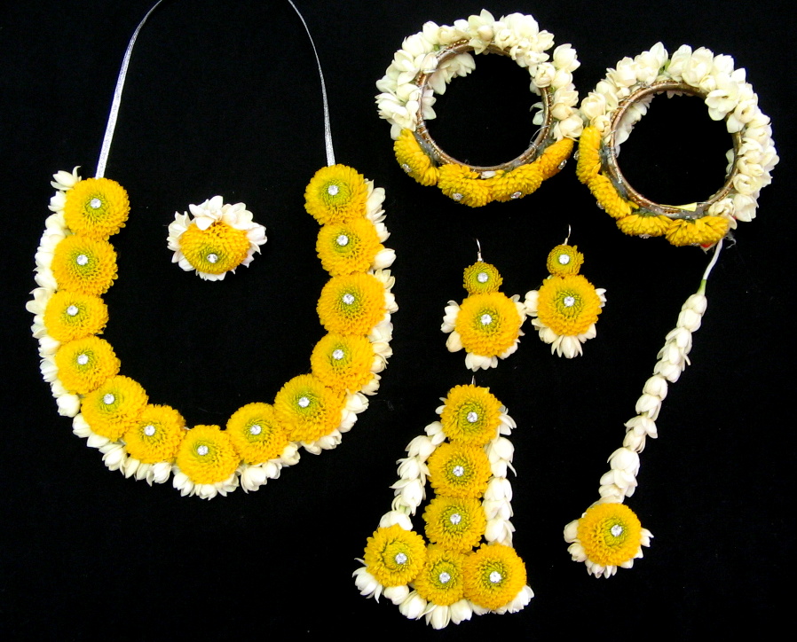 mehndi gajra set